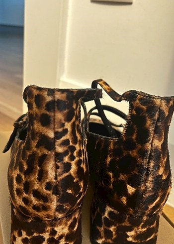 38 Beden Kahverengi Leopar Desenli Süet Tokalı Kadın Babet