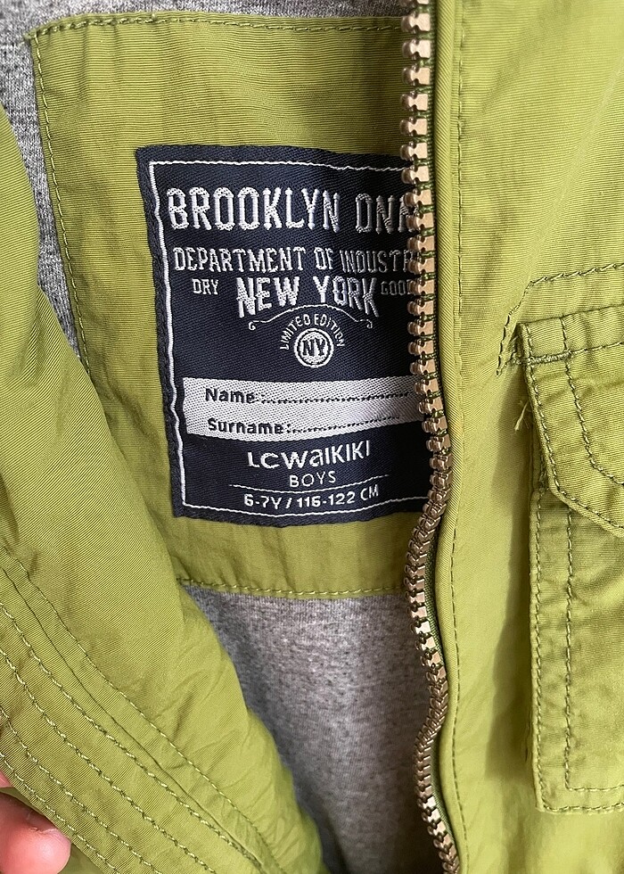 Erkek çocuk yağmurluk 6-7 yaş - Görsel 3