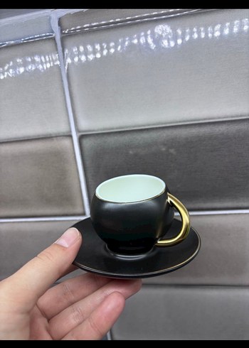 Siyah ve Altın Kulplu Fincan ve Tabak - Görsel 4