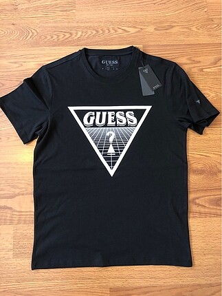 Guess tshirt sıfır paketinde