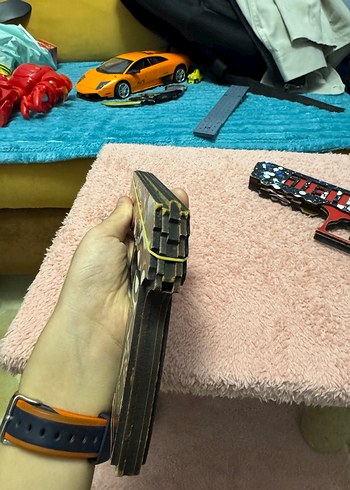 Renkli Oyuncak Tabancalar - Görsel 4