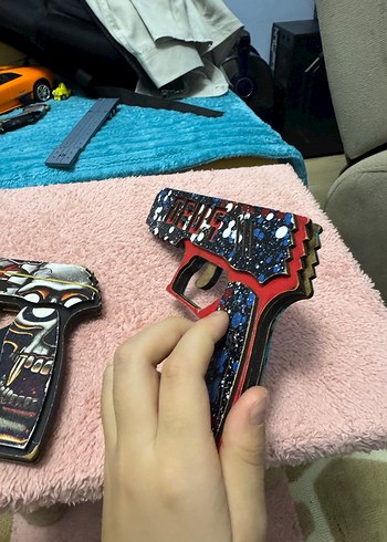 Renkli Oyuncak Tabancalar - Görsel 3