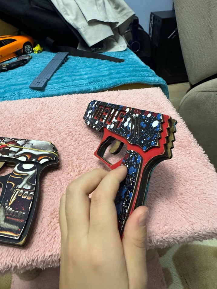 Renkli Oyuncak Tabancalar - Görsel 3