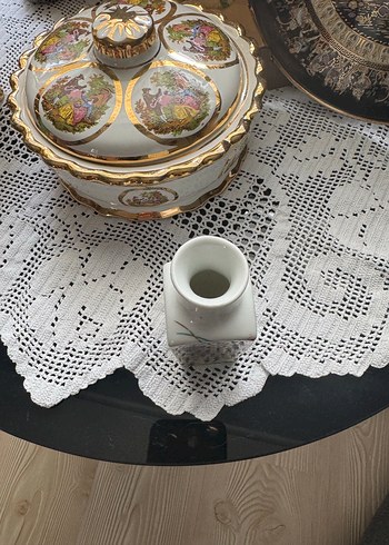 Desenli Beyaz Seramik Vazo - Görsel 3