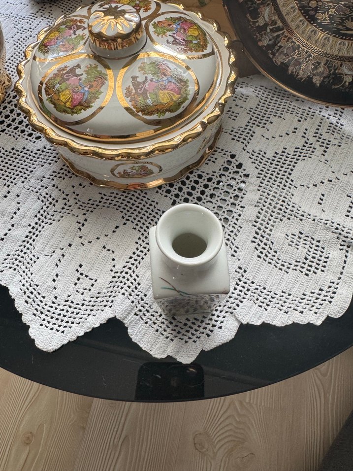 Desenli Beyaz Seramik Vazo - Görsel 3