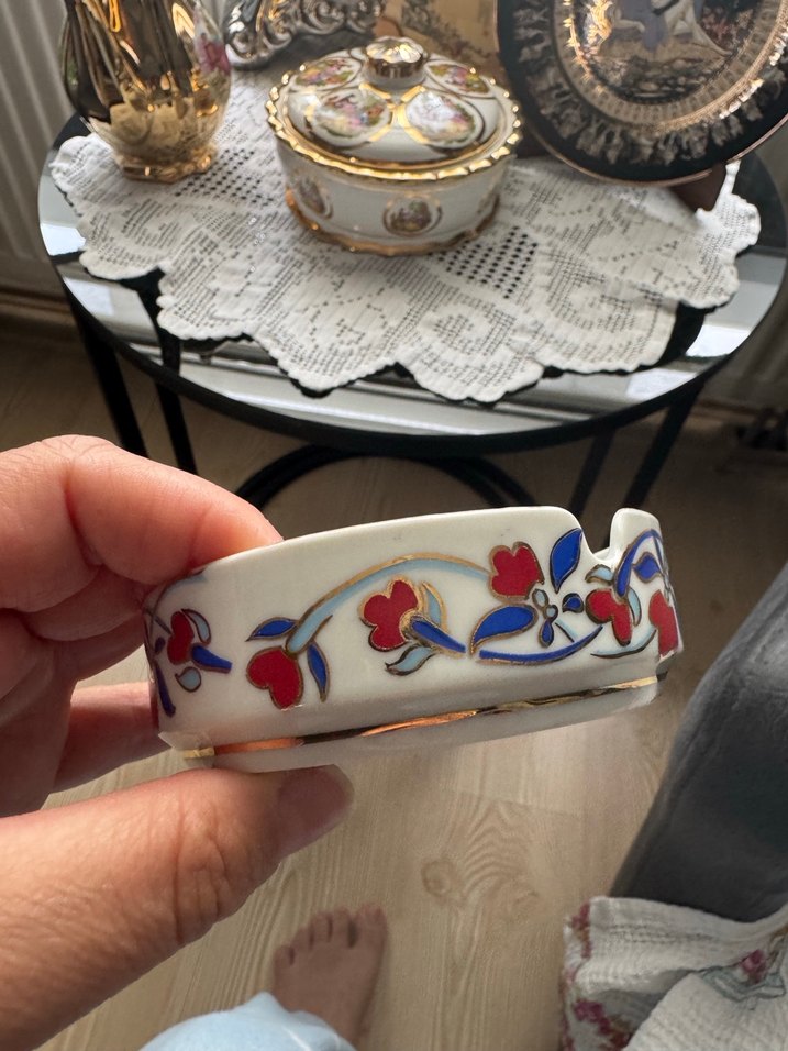 Klasik Çiçek Desenli Porselen Küllük - Görsel 2