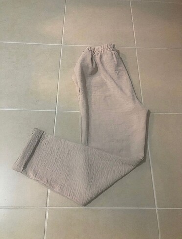 Bershka Krem salaş pantolon