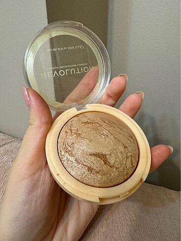 Revolution Bronzer
