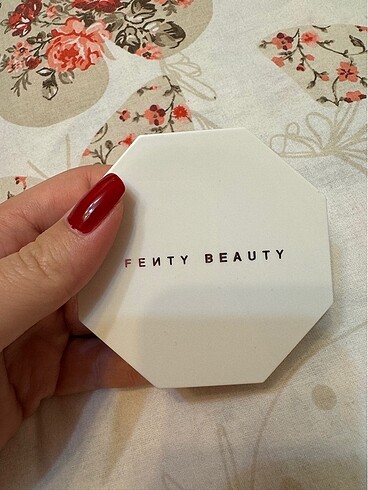 Fenty Beauty Fenty highlighter