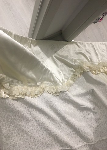 Parlak saten krem Yatak örtüsü - Görsel 2