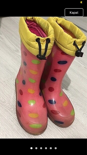 Çocuk yağmur çizmesi