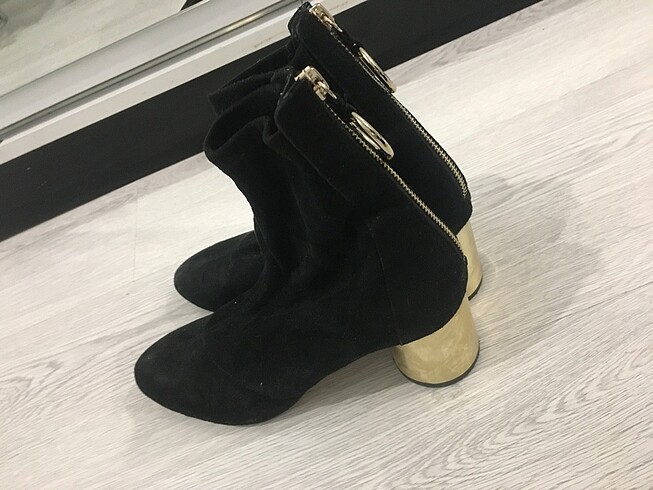 Zara bot altın topuklu