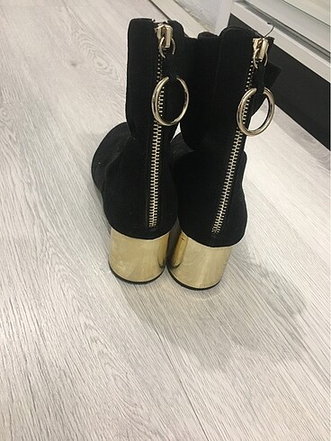 Zara Zara bot altın topuklu