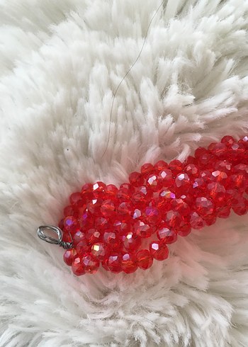 Kırmızı Boncuklu Örgü Saç Aksesuarı - Görsel 3