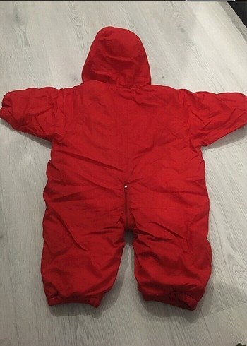 Kapüşonlu Kız Bebek Kırmızı Kar Tulumu - Görsel 3