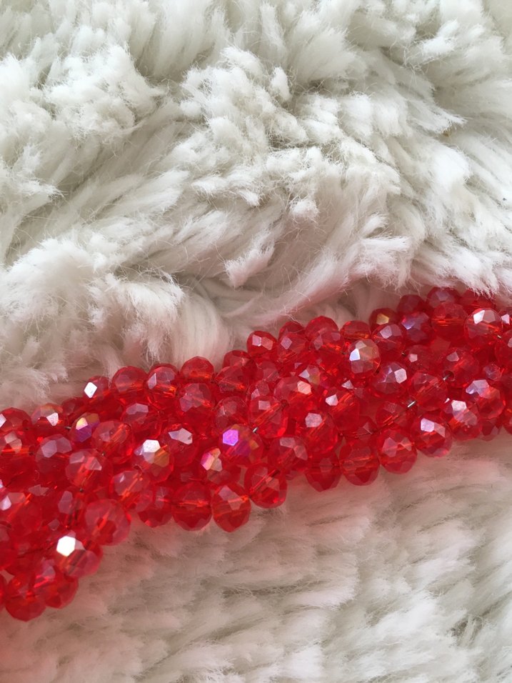 Boncuk İşlemeli Kırmızı Örgü Saç Aksesuarı - Görsel 2