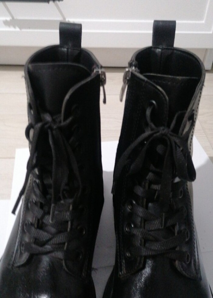 kadın siyah bot - Görsel 2