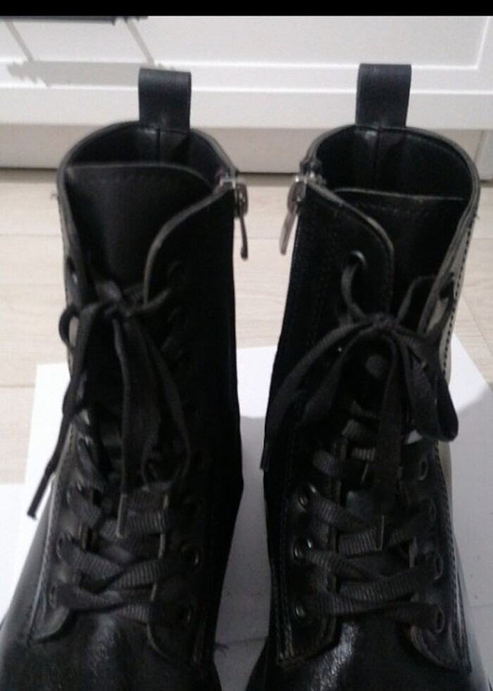 kadın siyah bot - Görsel 3