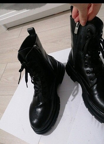 kadın siyah bot - Görsel 3