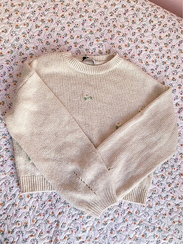 LC Waikiki bej papatya nakış işlemeli crop kazak