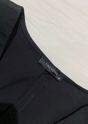 38 Beden Siyah V Yaka Kolsuz Fitted Bluz