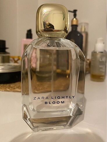 ZARA LIGHTLY BLOOM