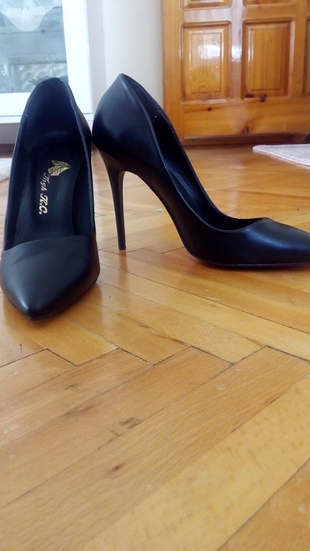 Siyah stiletto