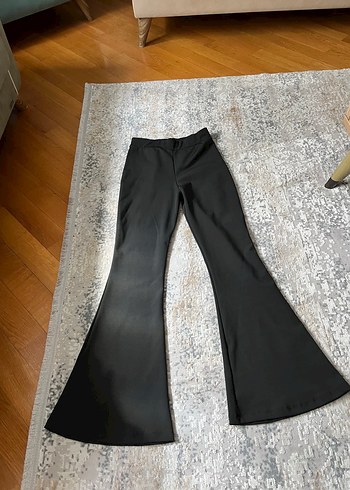 Siyah Kadın Flared Pantolon - Yırtmaçlı