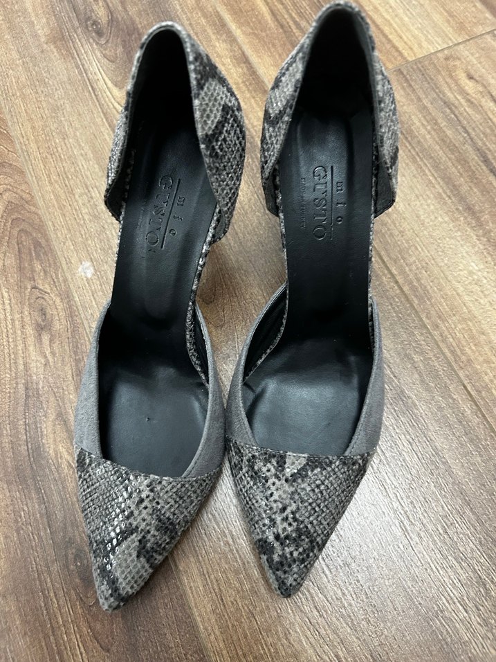 Gri Yılan Desenli Süet Stiletto - Görsel 3