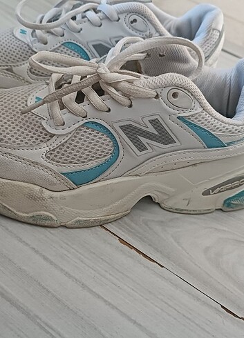 37 Beden beyaz Renk New Balance ayakkabı 