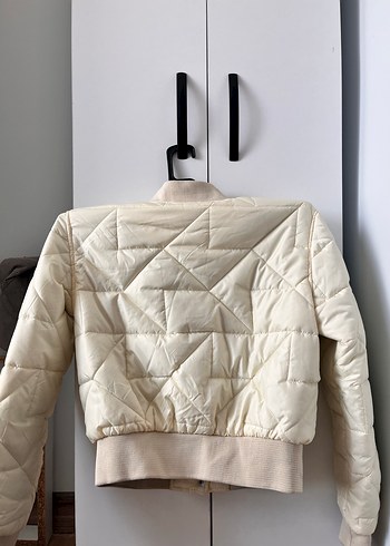 Düğmeli Beyaz Kadın Mont - Görsel 2