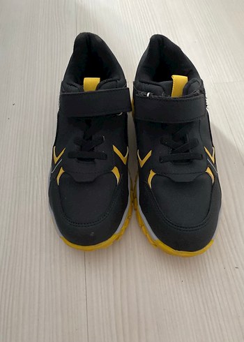 LC Waikiki Sarı Detaylı Erkek Çocuk Spor Ayakkabı