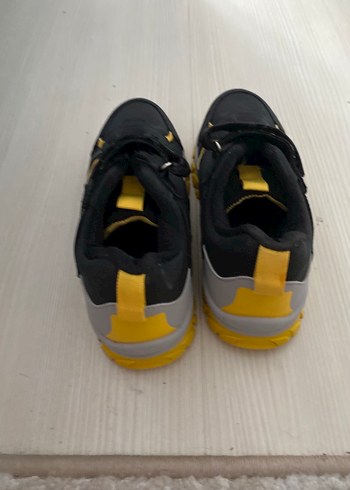 35 Beden Sarı Detaylı Erkek Çocuk Spor Ayakkabı