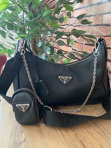Diğer Prada çanta