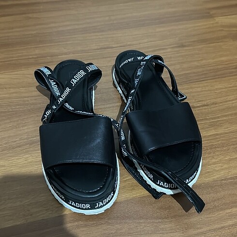 dior sandalet