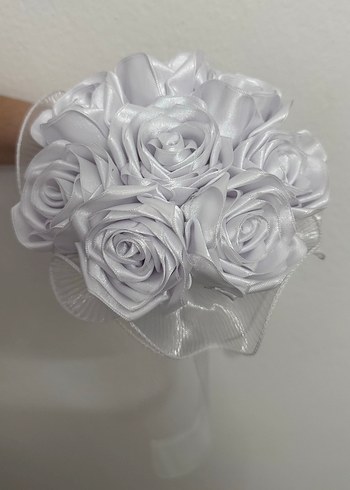Diğer Beyaz Kurdeleli Çiçekli Düğün Aksesuarı