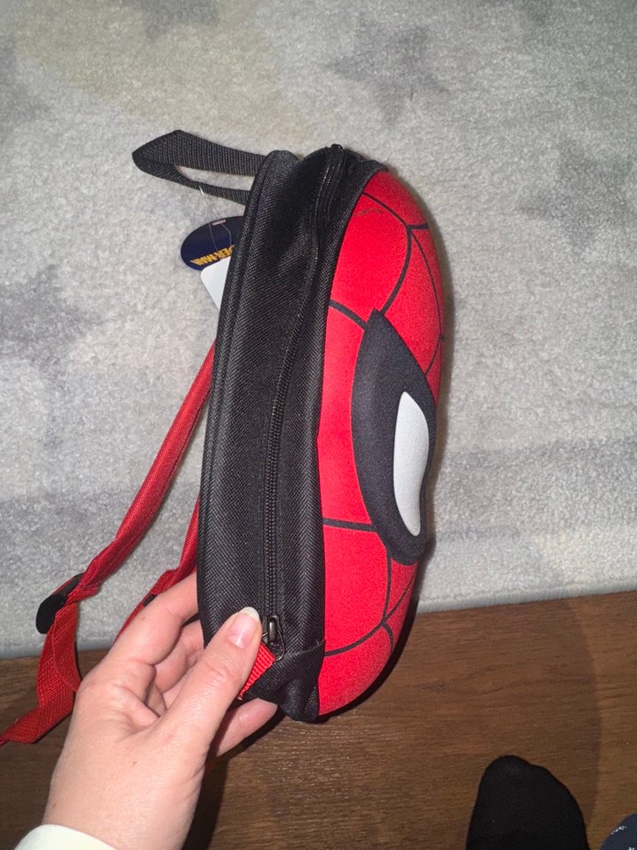 Örümcek Adam Temalı Kırmızı Çocuk Sırt Çantası - Görsel 2