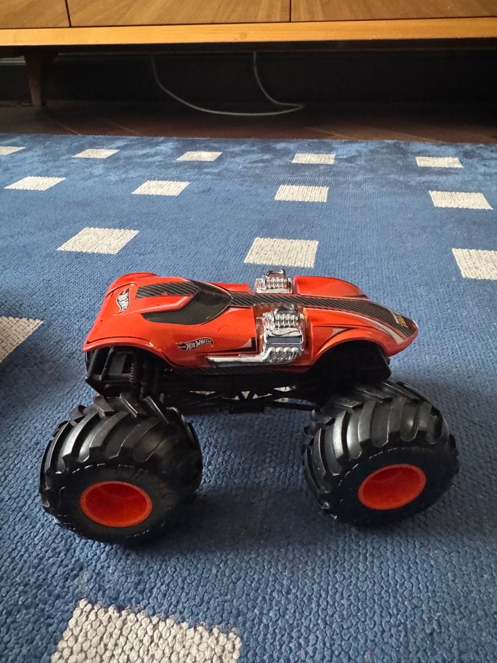 Kırmızı Hot Wheels Oyuncak Araba - Görsel 2