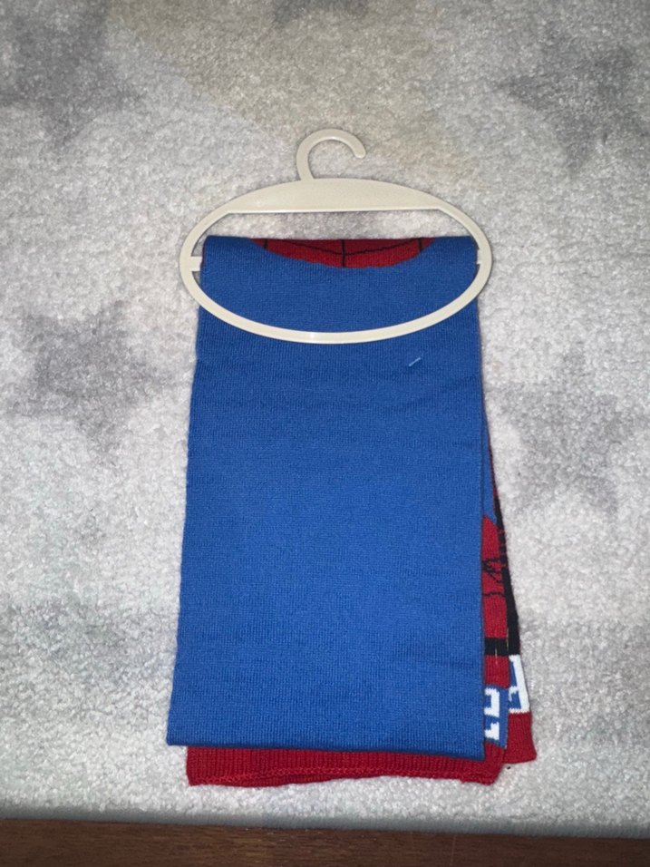 Çocuklar için Örümcek Adam Desenli atkı - Görsel 2