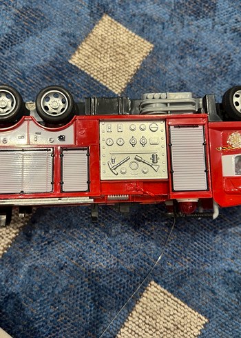 Kırmızı Renkli Oyuncak İtfaiye Aracı - Görsel 3