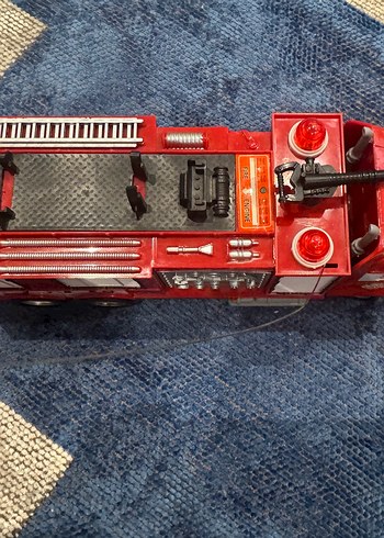 Kırmızı Renkli Oyuncak İtfaiye Aracı - Görsel 2