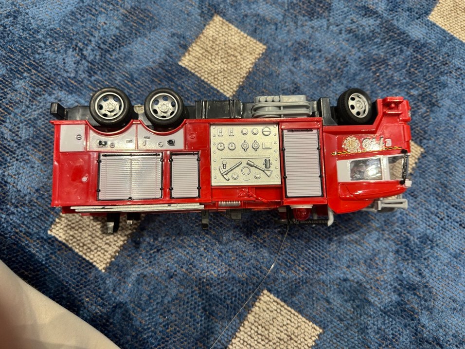 Kırmızı Renkli Oyuncak İtfaiye Aracı - Görsel 3