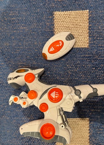 Beyaz Gri Robot Dinozor Figürü - Görsel 4