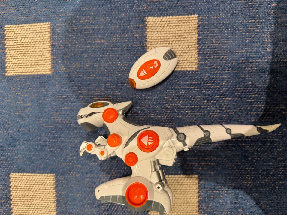 Beyaz Gri Robot Dinozor Figürü - Görsel 4