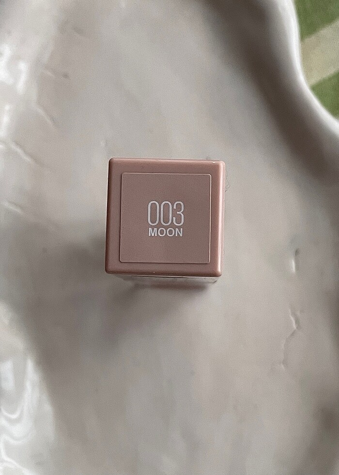 Maybelline New York Lifter Lip Gloss Moon No: 03 - Görsel 3