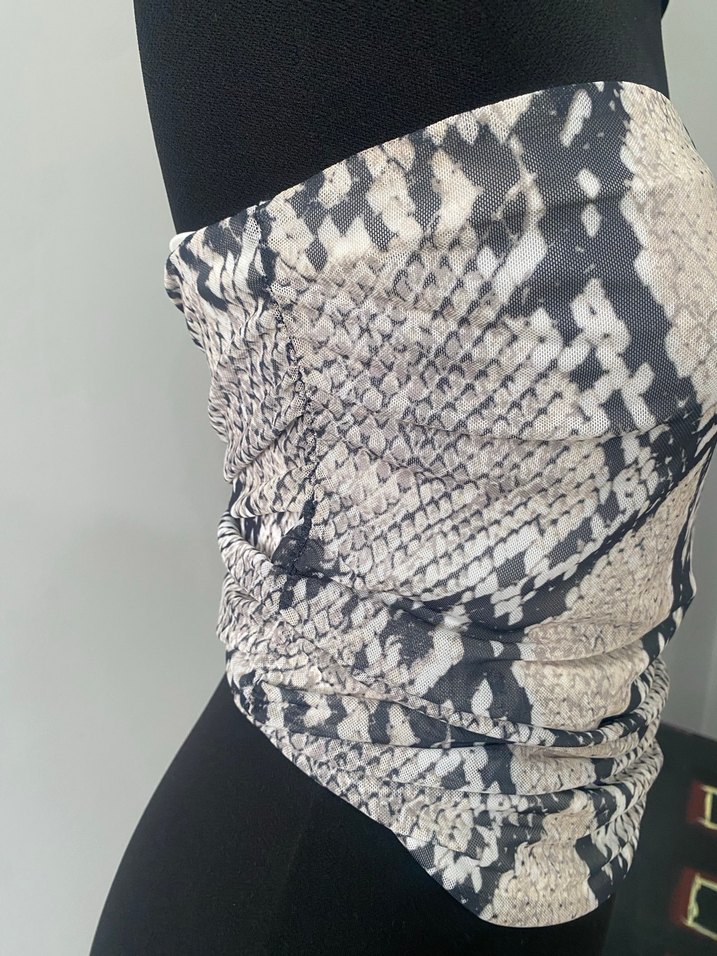 Gri Yılan Desenli Straplez Mini Büstiyer - Görsel 3