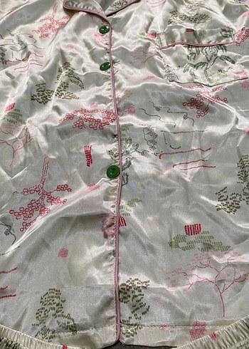 Vintage Desenli Saten Pijama Takımı - Görsel 4