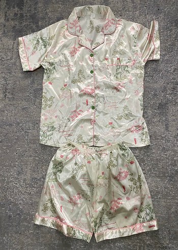 Vintage Desenli Saten Pijama Takımı - Görsel 2