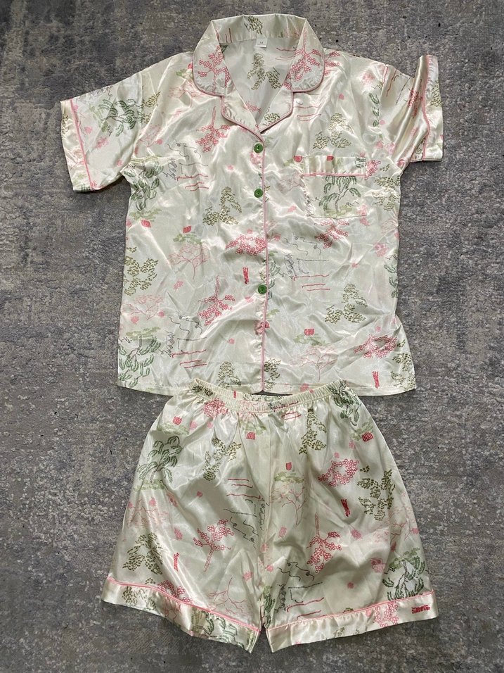 Vintage Desenli Saten Pijama Takımı - Görsel 2