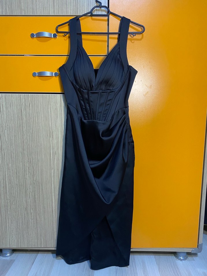 Siyah Korseli Kadın Abiye - Görsel 3